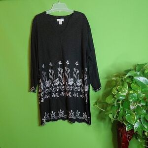 A.K.C. Black / White Embroidered Women's Swim Coverup, Sz. 3X